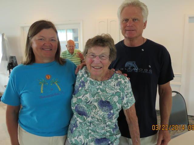 Coffee and Doughnuts with Muriel Lyon <br>
Photos by Nora Szabo - Slide 17