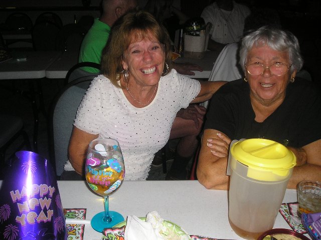 New Years Eve at Gulf to Bay <br> Photos by Ivamae Janes - Slide 5