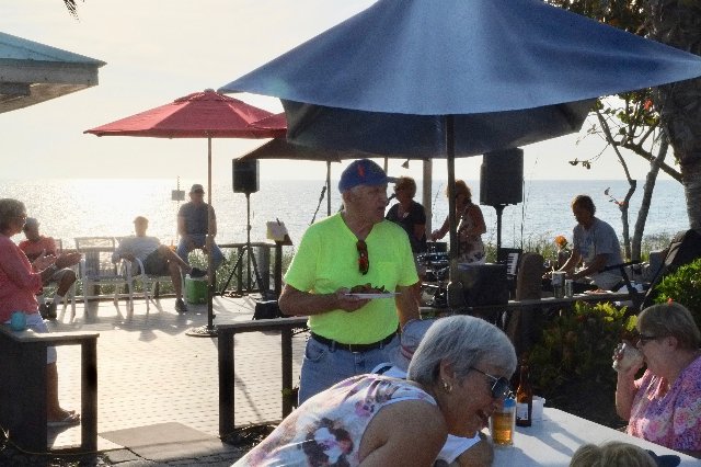 Time change party at the Tiki <br> Photos by Roger Cissa - Slide 21