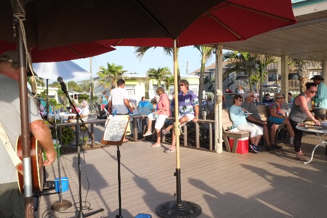 Time change party at the Tiki <br> Photos by Roger Cissa - Slide 23